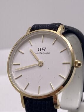 Daniel Wellington Womens Gold Tone Watch New Battery